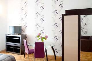 Апартаменты Apartment in the centre of Lviv Львов Апартаменты Делюкс: Дудаева, 5-8